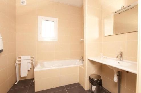 Hotel Fleur De Lys Hazebrouck Kültér fotó