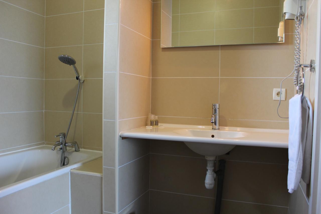Hotel Fleur De Lys Hazebrouck Kültér fotó